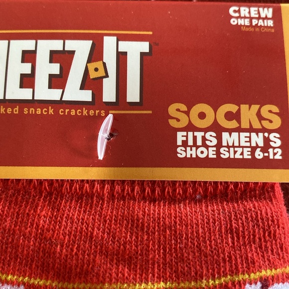 Unisex Cheez It Brand Socks 🧦 Men’s size 6-12 - Picture 4 of 5